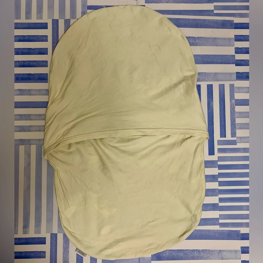 Snuggle Me Organic Infant Lounger + 2 covers - Picture 9 of 9